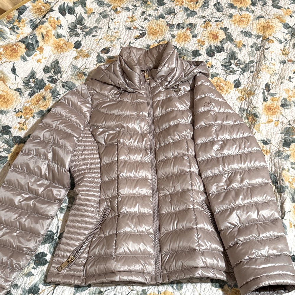 Calvin Klein Puffer packable down Jacket champagne color size large